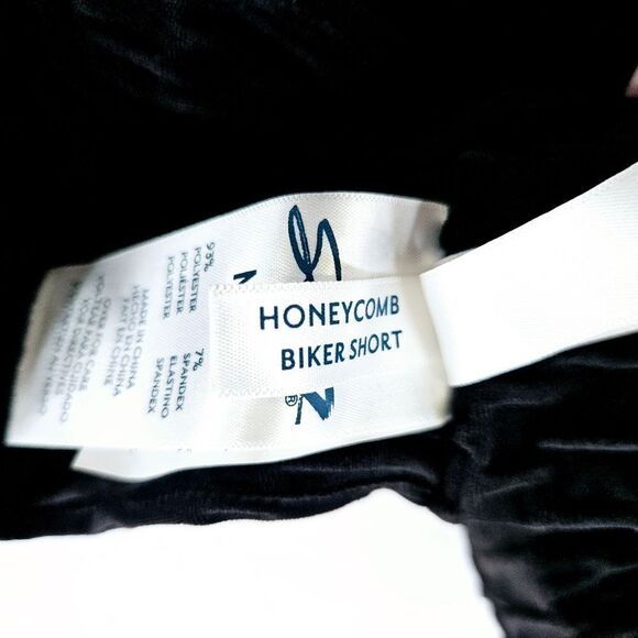 NWT Seven7 Scrunch Butt Anti Cellulite Honeycomb Texture Biker Shorts In Black M - Picture 8 of 10